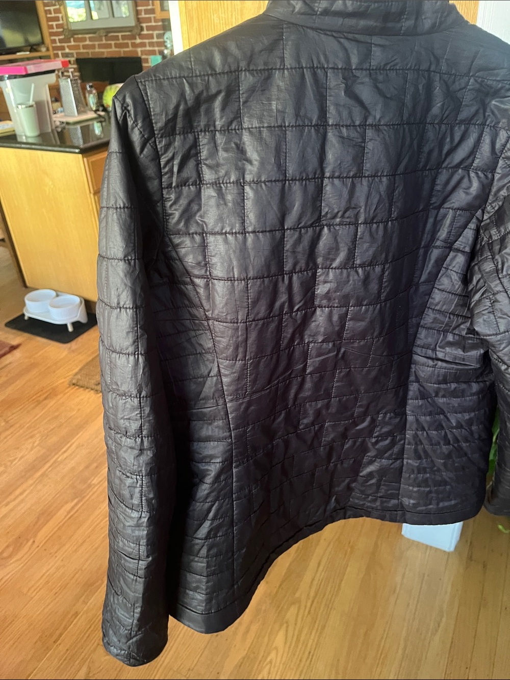 Medium Black Women’s Nano Puff - Picture 8 of 9